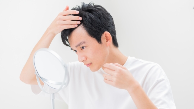 男性のショートヘアの髪型